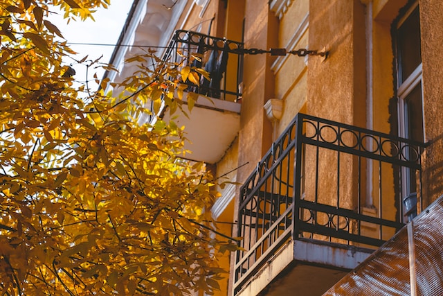 Image of an balcony in autumn.